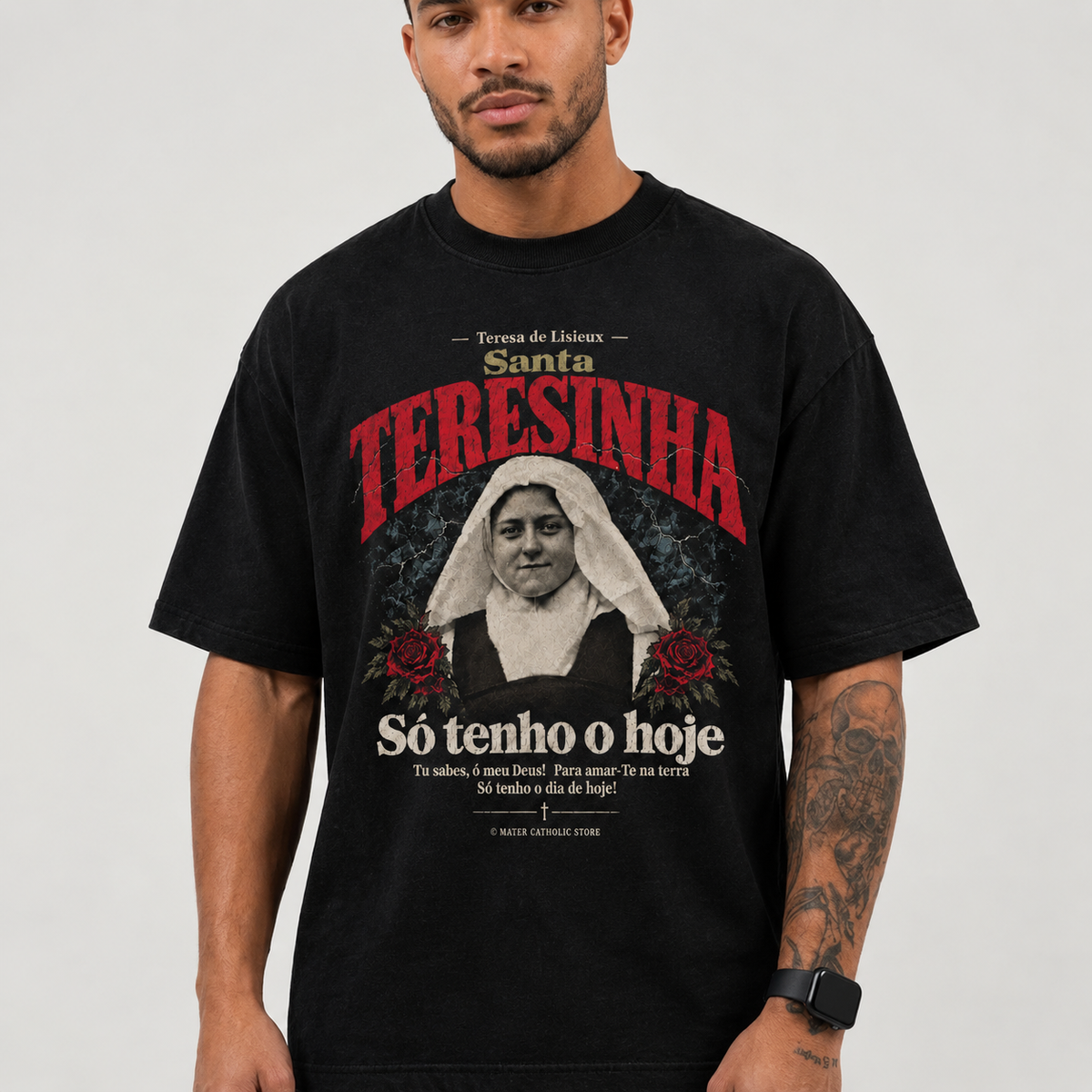 CAMISETA SANTA TERESINHA — A DOCE SANTA DAS ROSAS