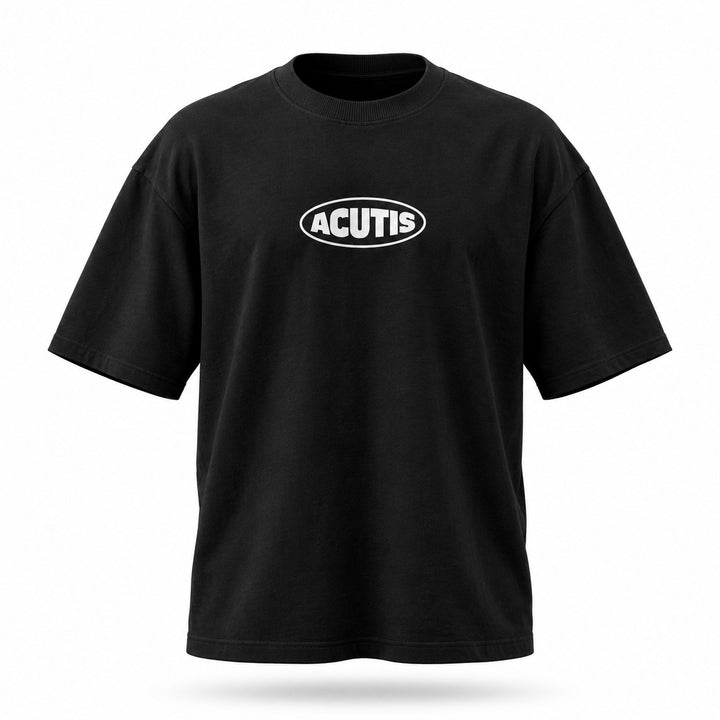 Camiseta Acutis preta oversized — frente com logo Acutis