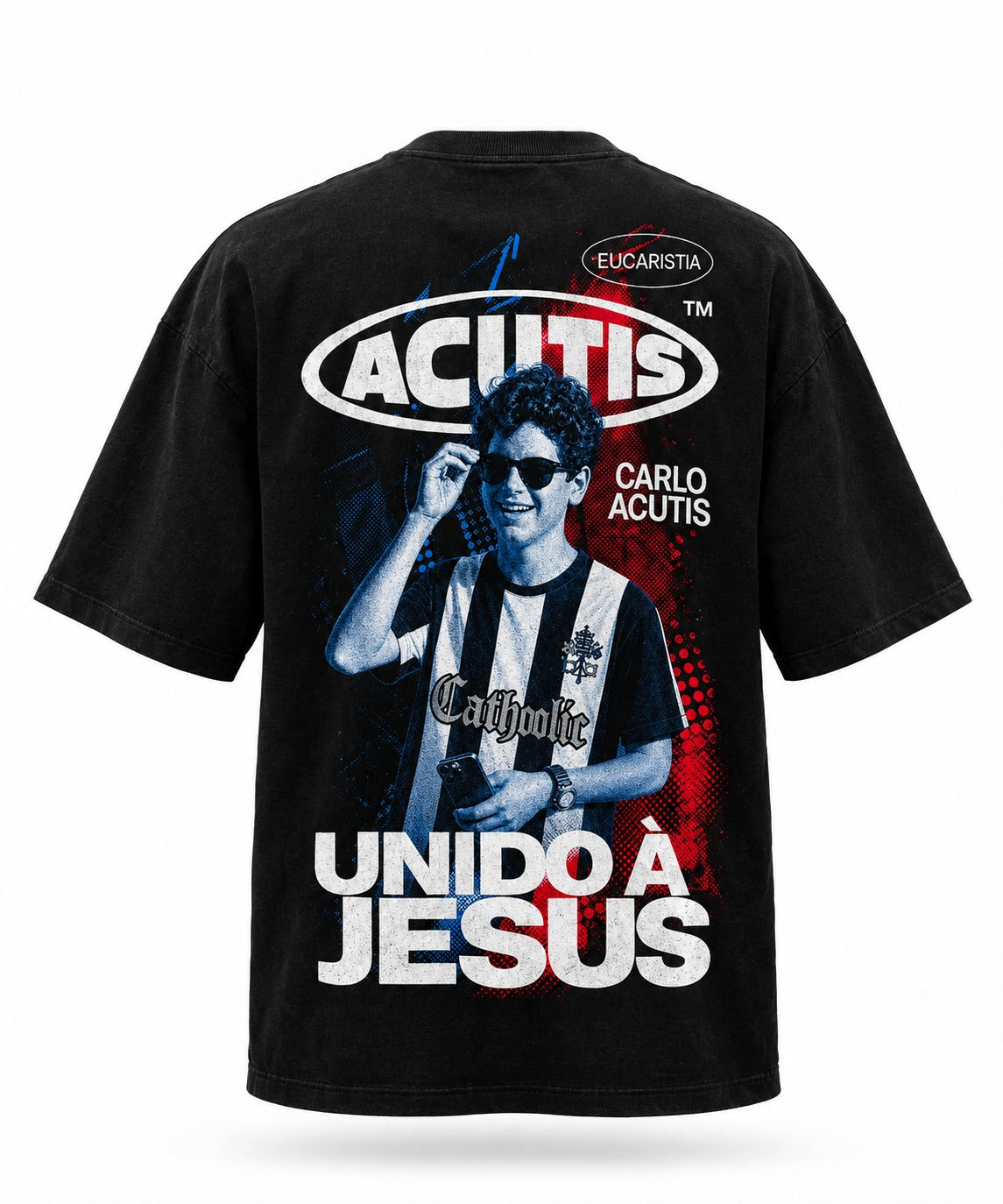 Camiseta Acutis preta oversized — costas com estampa do beato Carlo Acutis e a frase "Unido à Jesus"